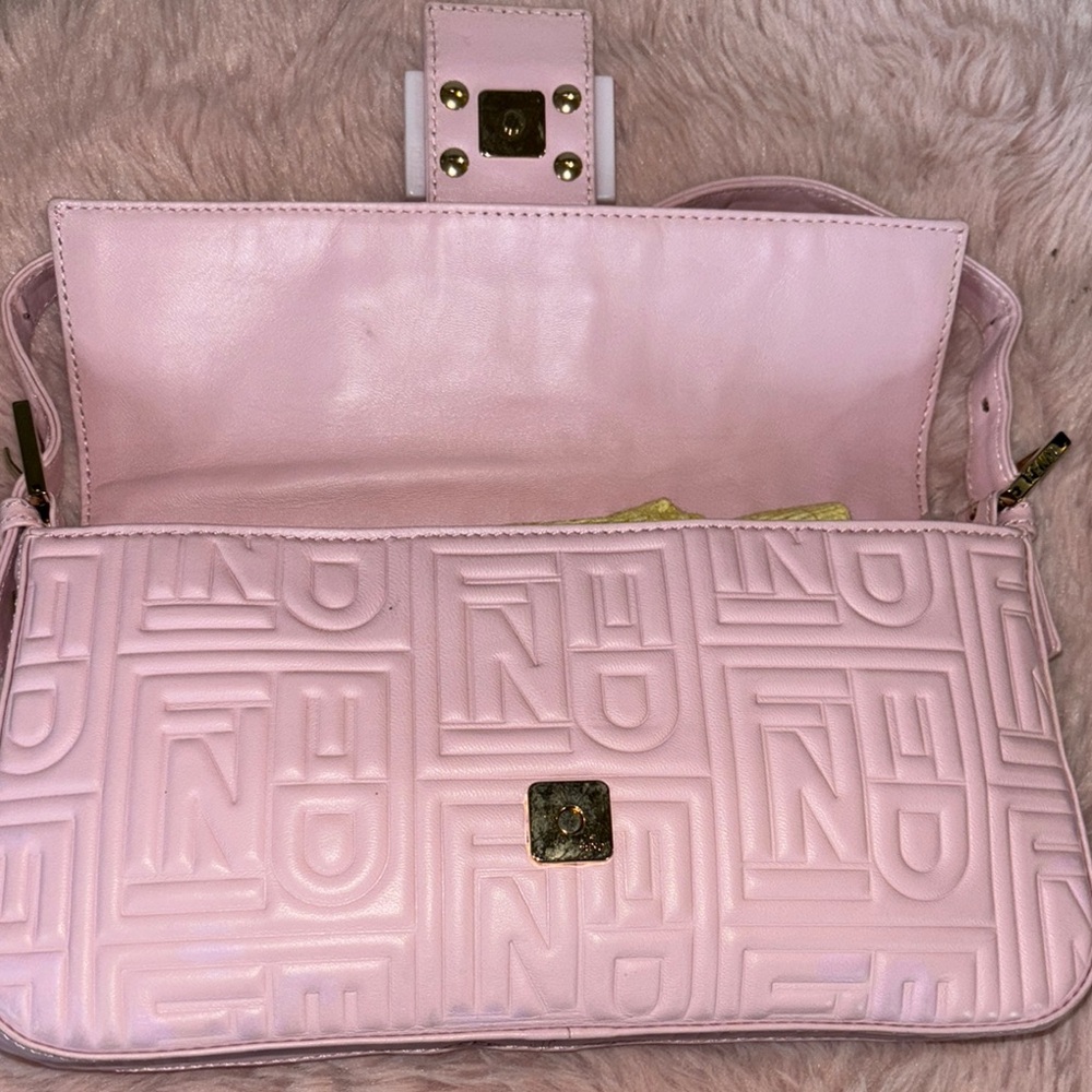 Fendi Logo Embossed Nappa Pink Leather Baguette - Picture 11 of 17